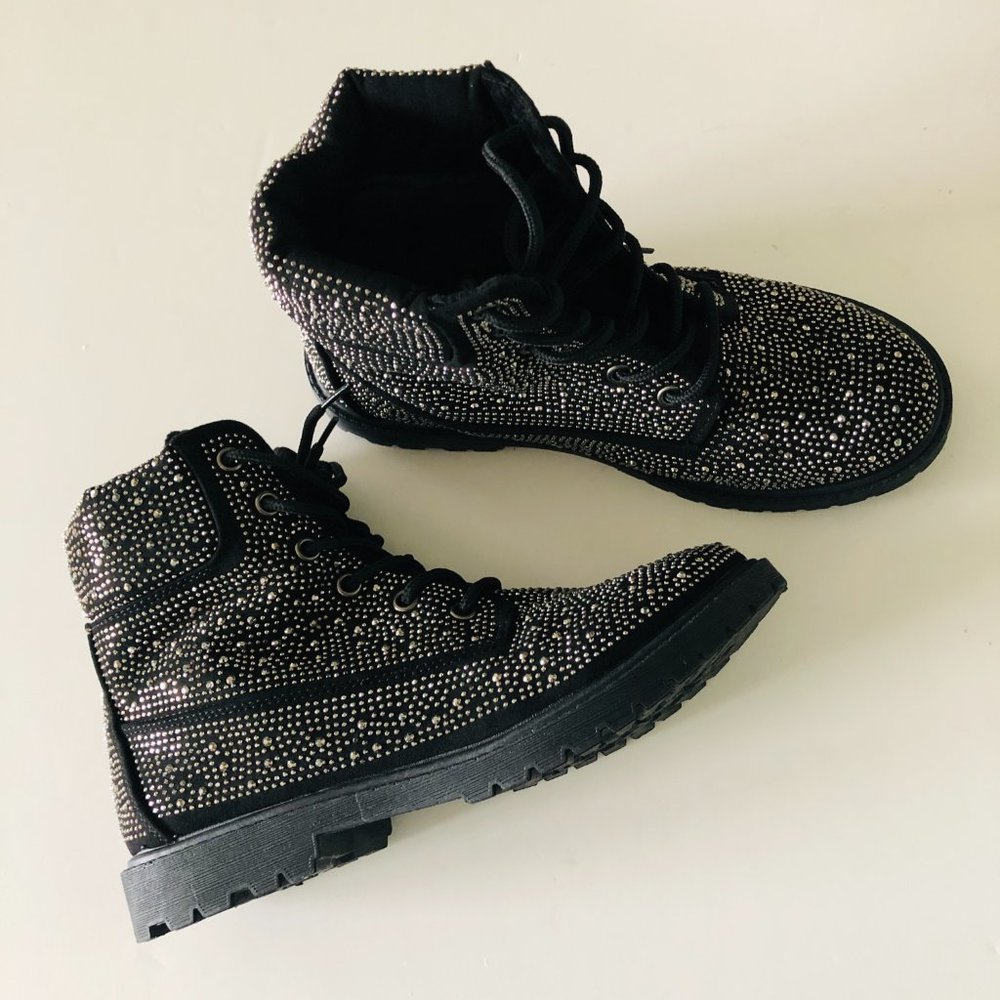 ROCK & CANDY "Lilyana" Front Lace-Up Silver Studded Boots Size 6